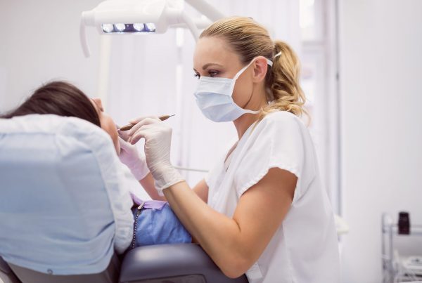 porownanie plytki i kamienia nazebnego